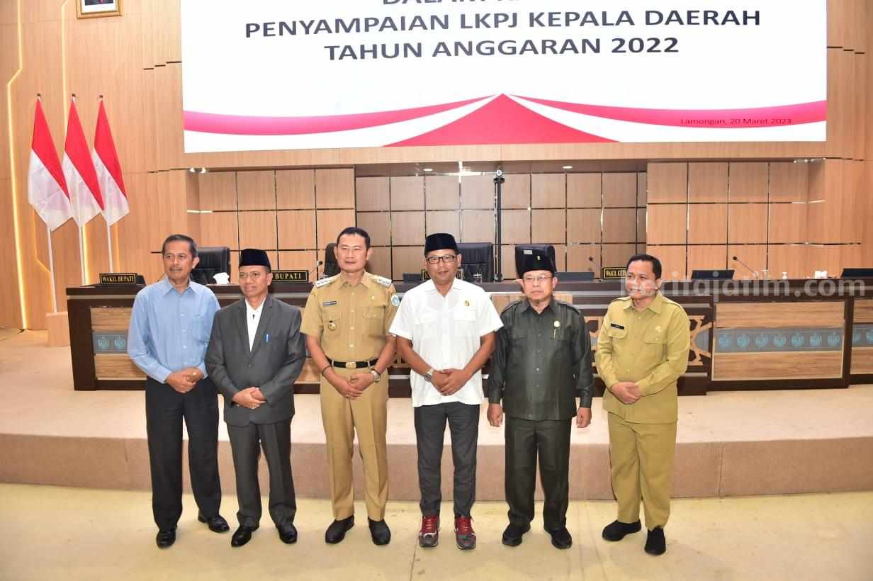 Penyampaian LKPJ Kepala Daerah TA 2022 dalam Rapat Paripurna di Gedung DPRD Kabupaten Lamongan (Dok Prokopim for beritajatim.com).