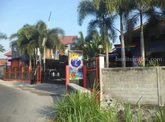 Salah satu tempat hiburan malam di Kota Blitar.