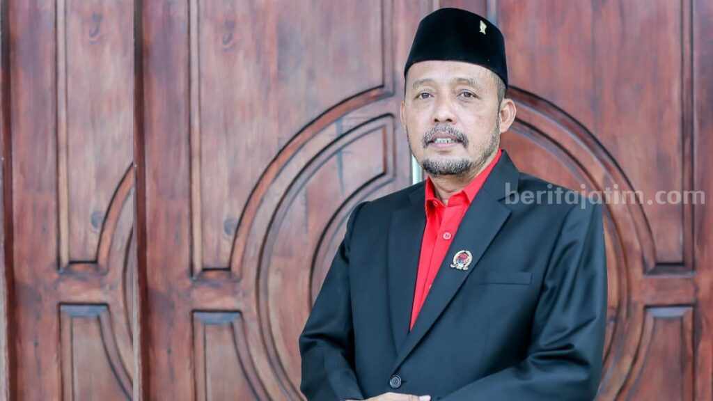 Rokok Impor Illegal Masuk Madura, Ji Zinal Minta Bea Cukai Sigap Ketua Fraksi PDI Perjuangan DPRD Sumenep, H. Zainal Arifin atau biasa disapa Ji Zinal.