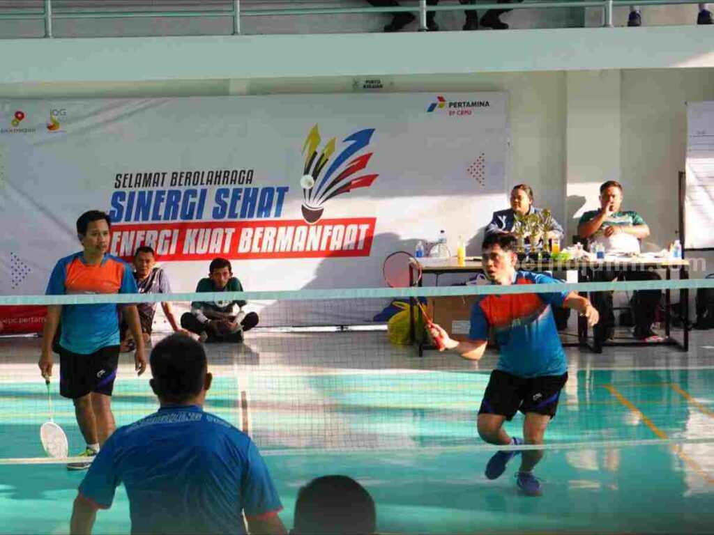 PEPC Zona 12 Gelar Silaturahmi dan Olahraga Bersama Peserta antusias mengikuti olahraga badminton persahabatan yang digelar PT Pertamina EP Cepu (PEPC) Zona 12 Regional Indonesia Timur, Subholding Upstream bersama stakeholder.