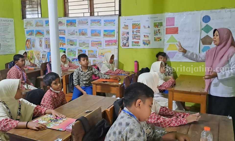 Giat belajar mengajar di SDN Kedungkendo Kecamatan Candi
