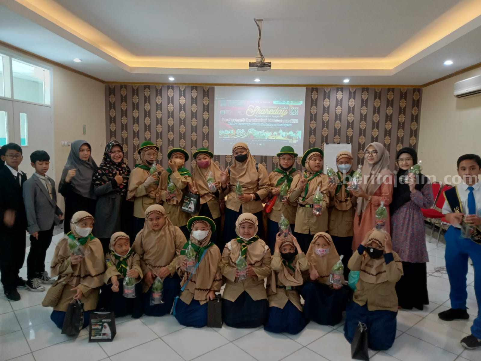 SMP Al Falah Deltasari Sidoarjo