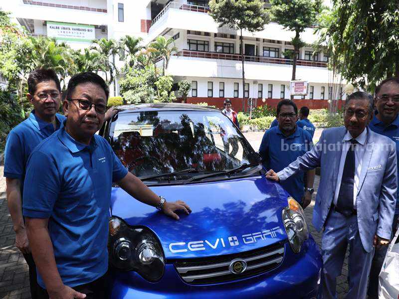 Mobil listrik CEVI M1 karya mahasiswa Ubaya.
