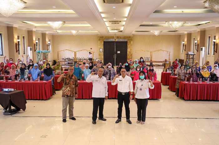 Pemerintah Kota Kediri melalui Dinas Kesehatan menyelenggarakan sosialisasi dan pendampingan kader dalam pengendalian hipertensi.