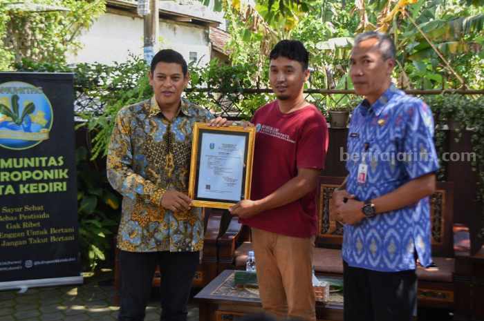 Serahkan Sertifikat Prima 3 Kepada Kohikari, Wali Kota Kediri : Kualitas Produk Bagus Sudah Siap untuk Ekspor