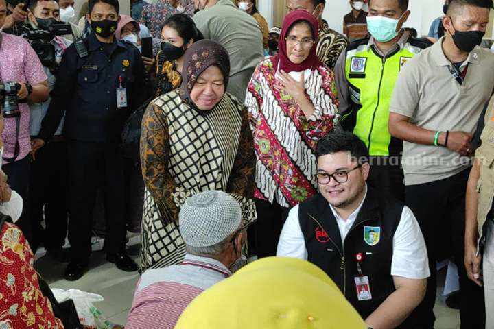 Mensos dan Bupati Kediri Tinjau Operasi Katarak Massal di RSUD SLG
