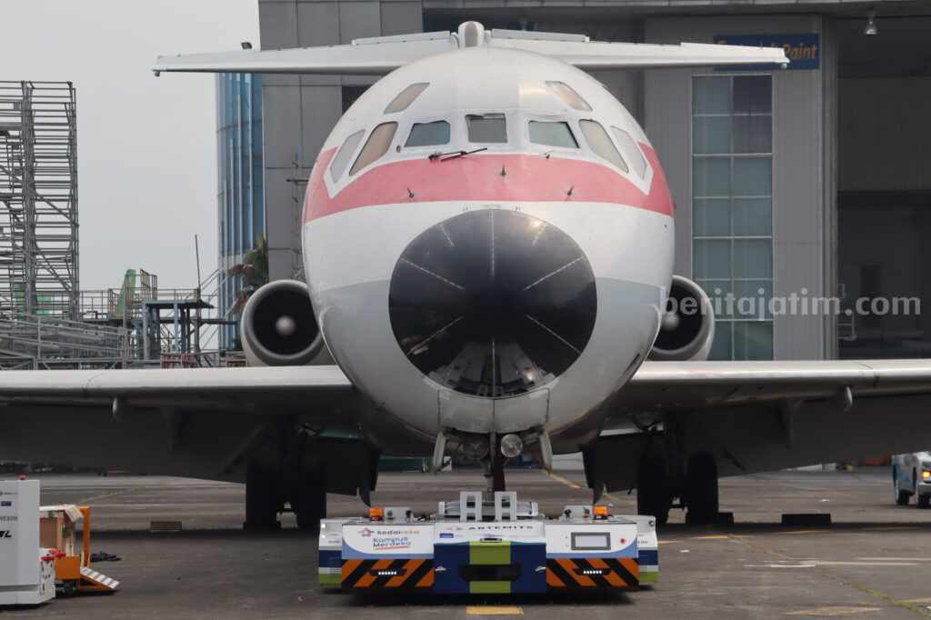 Peluncuran produk ground support equipment ciptaan ITS di Hanggar PT GMF AeroAsia, Jakarta
