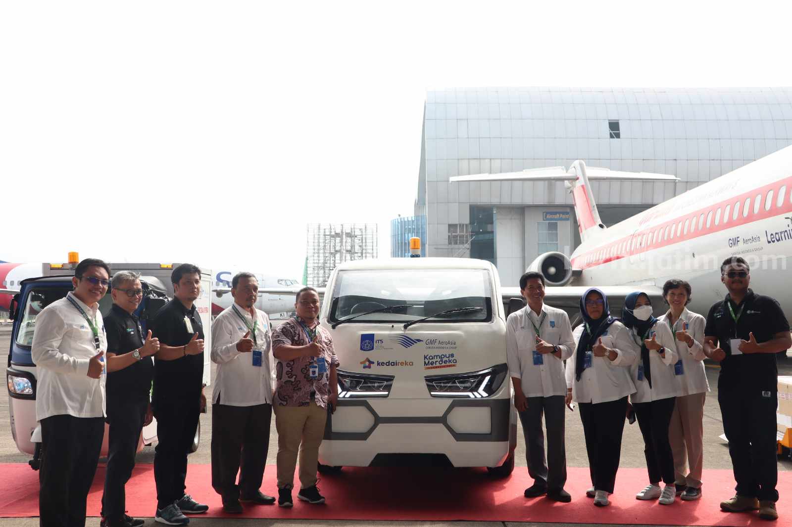 Peluncuran produk ground support equipment ciptaan ITS di Hanggar PT GMF AeroAsia, Jakarta