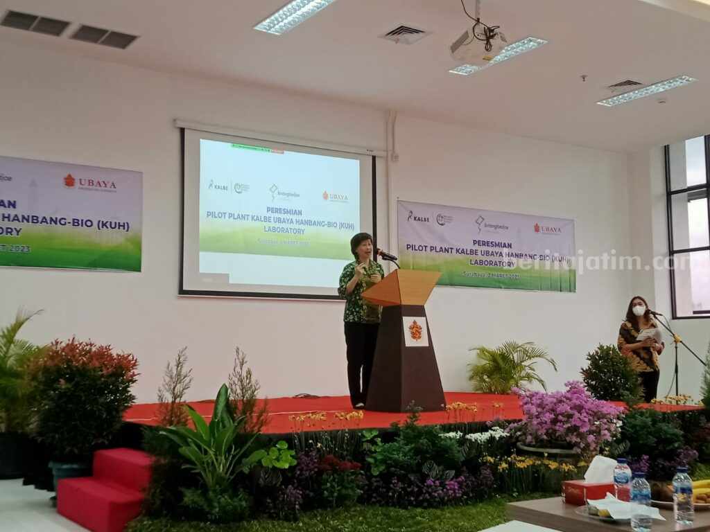 Presiden Direktur PT Bintang Toedjoe, Fanny Kurniati memberikan sambutan pada Peresmian pilot plant KUH Laboratory