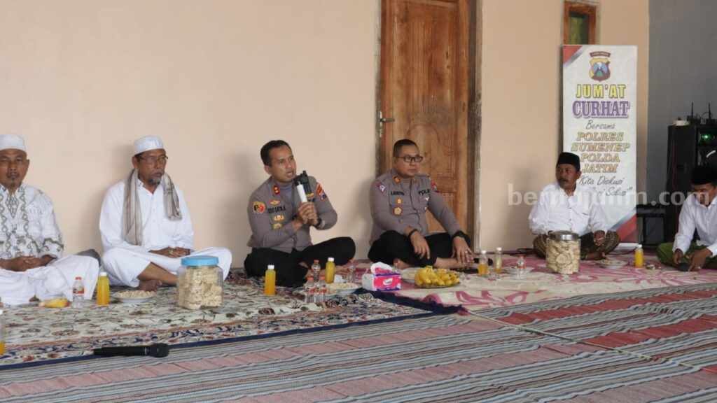Kades di Sumenep ‘Curhat’ Kapolres Maraknya Debt Collector Rampas Motor Kapolres Sumenep, AKBP Edo Satya Kentriko saat 'Jumat Curhat'.