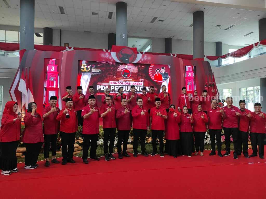Konsolidasi Akbar PDIP Daerah Pemilihan Jawa Timur VI di Convention Hall Simpang Lima Gumul Kabupaten Kediri, Minggu (5/3/2023).