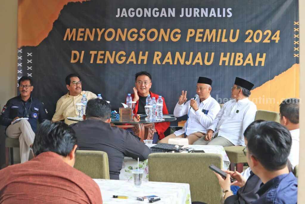 Ketika Parpol Bicara Pemilu 2024 di Tengah Ranjau Hibah Jagongan Jurnalis Community (JCC) menggelar acara diskusi perdana bertema 'Menyongsong Pemilu 2024 di Tengah Ranjau Hibah'.