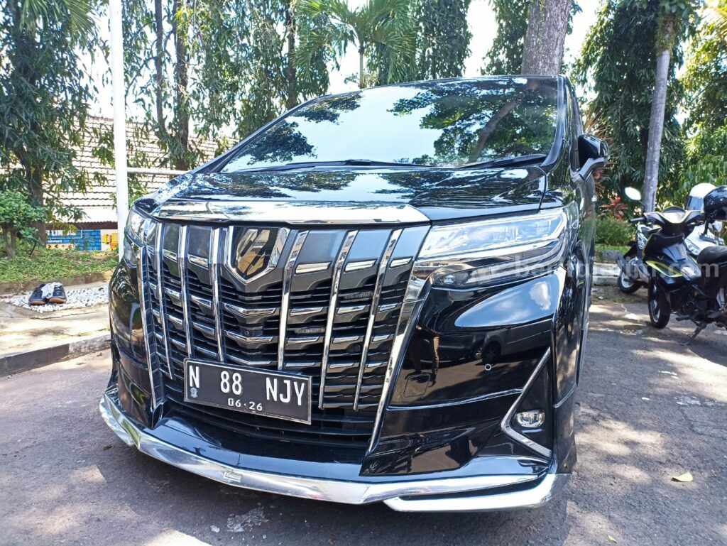 Salah satu mobil yang disita diduga milik Wahyu Kenzo.