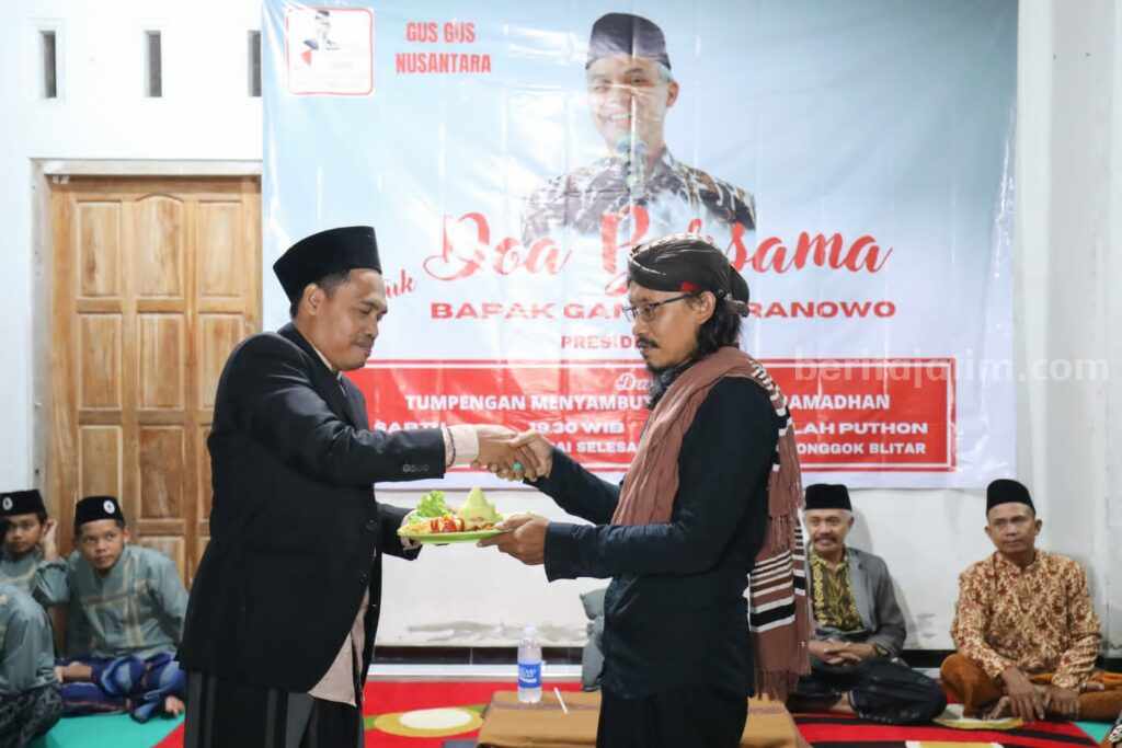 Gus-gus Nusantara (GGN) Dukung Ganjar yang menggelar kegiatan tumpengan massal