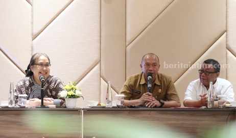 Kepala Diskopindag Kota Malang, Eko Sri Yuliadi, (tengah). (Humas Pemkot Malang)