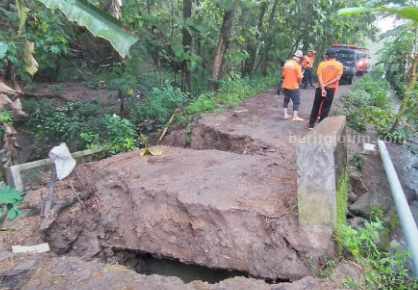 Jembatan putus di Kaliabu, Mejayan, Madiun, Rabu (22/3/2023)