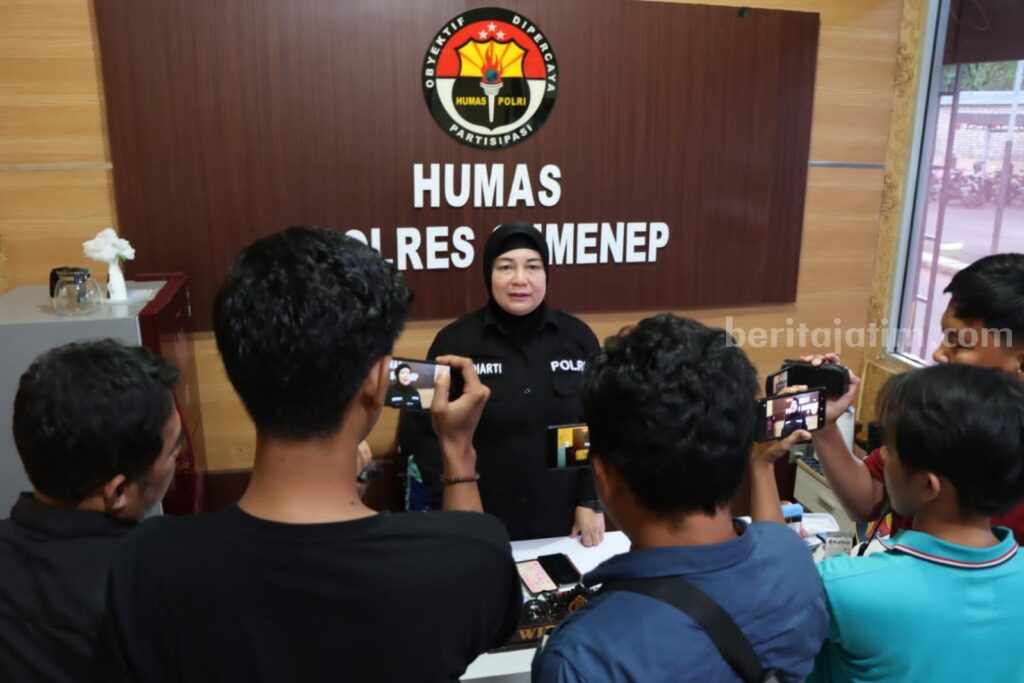 Polres Sumenep Amankan Dua Pengedar dan Ratusan Botol Miras Kasi Humas Polres Sumenep, AKP Widiarti saat memberikan keterangan pers