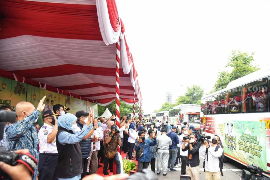Dokumentasi Pemberangkatan Mudik Gratis Pemprov Jatim