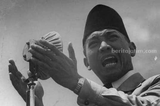 Foto Soekarno sebagai presiden yang dimakamkan di Blitar. (Istimewa)