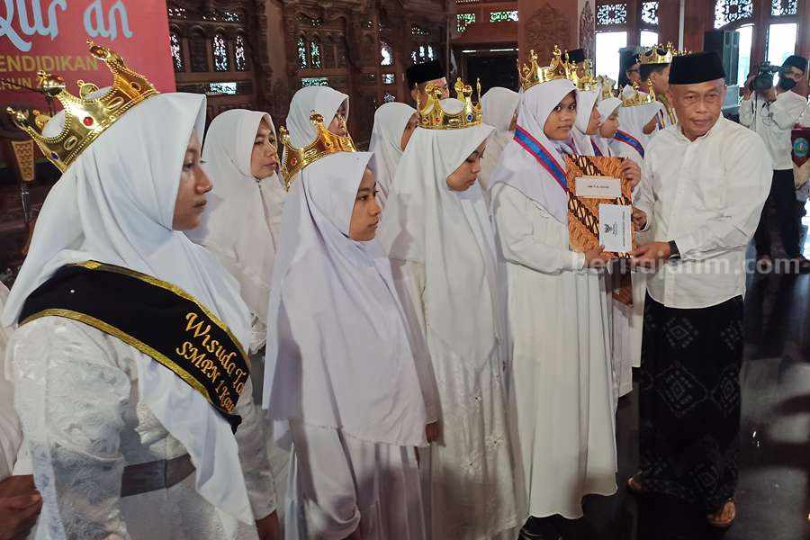 Siswa SMP di Ponorogo Ikuti Wisuda Akbar Tahfidzul Quran ponorogo