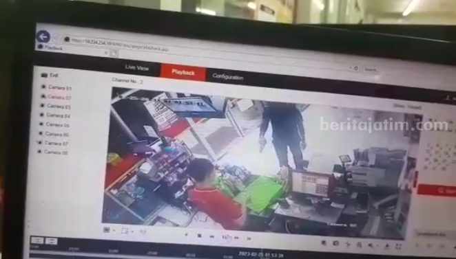 Pelaku perampokan mini market di Duduksampeyan, Gresik terekam kamera CCTV