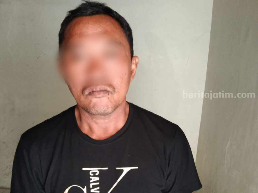 Tukang Pijat Trotoar Jalan Walikota Mustajab Surabaya Kepergok Curi Dompet Tersangka pencurian dompet di Jalan Walikota Mustajab