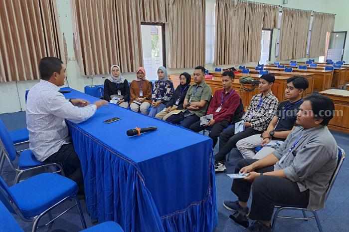 Mahasiswa mengikuti program Career Counselling For Job Seekers Season 4 di Kampus 1 UNP Kediri.