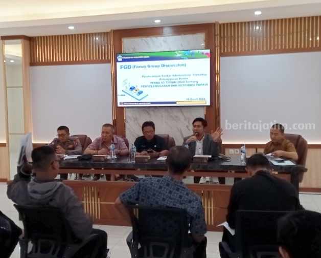 Para juru parkir saat mengikuti sosialisasi yang digelar Dinas Perhubungan (Dishub) Kabupaten Gresik
