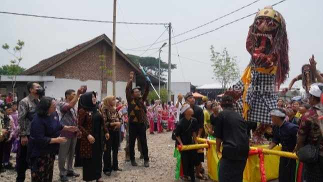 Pawai Ogoh-ogoh di Desa Pohjejer, Kecamatan Gondang, Kabupaten Mojokerto. [Foto : ist]