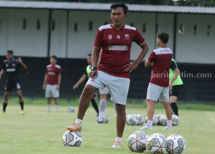 Rakhmad Basuki diplot sebagai Karateker Pelatih Kepala Madura United di Liga 1 2022-2023.