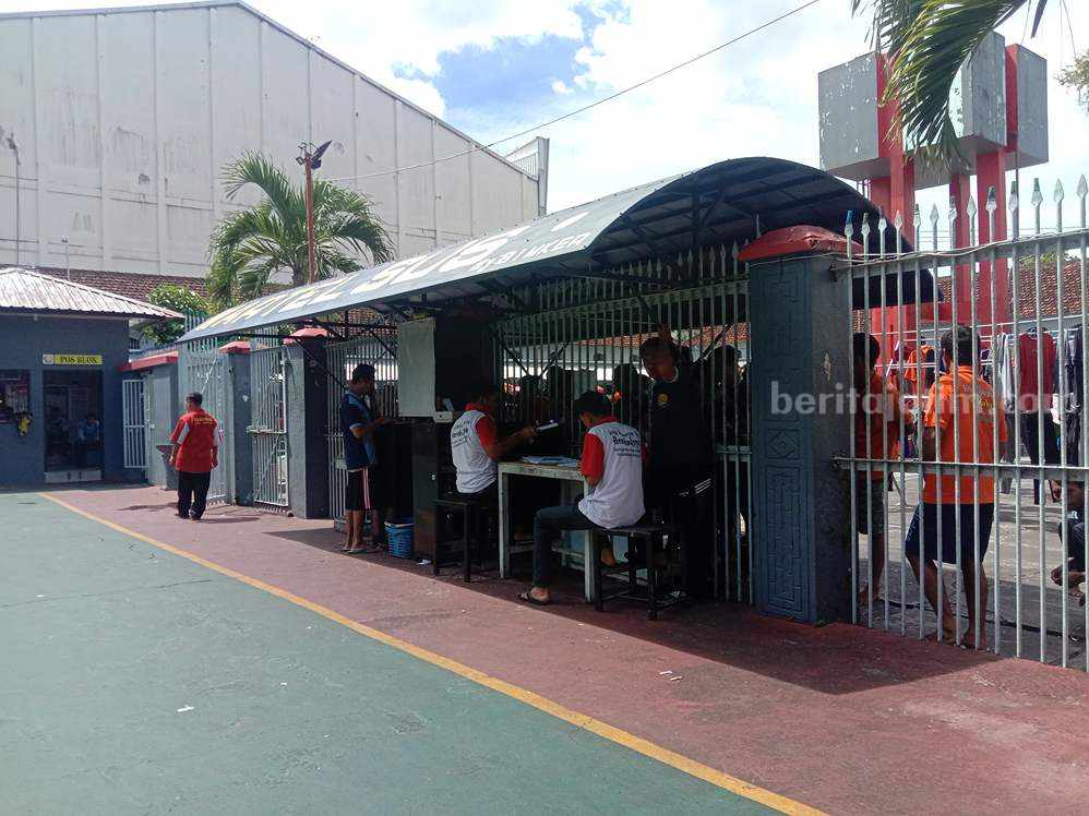 Lapas IIB Blitar Over Kapasitas, 9 Narapidana Dipindahkan 9 narapidana Lapas kelas IIB Blitar dipindahkan ke apa Surabaya dan Jombang karena ruang tahanan telah Uber kapasitas hingga 300%