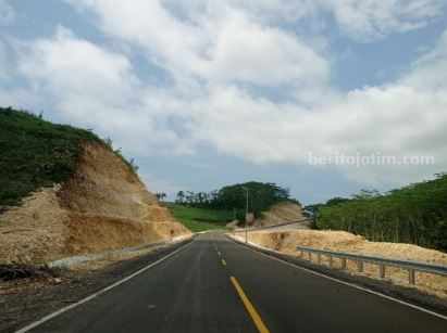 Jalur Pansela di wilayah Kabupaten Blitar baru terealisasi 30% meski telah dibangun sejak tahun 2004 lalu.