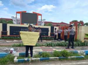 protes galian c ilegal