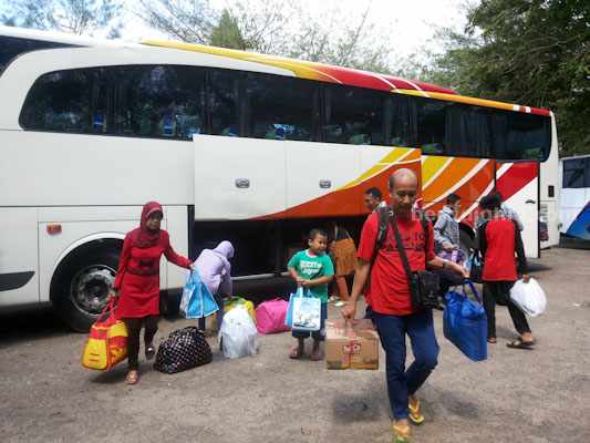 Pemkab Sumenep Sediakan 5 Bus di Jakarta untuk Mudik Gratis 2023 Bus mudik gratis dari Surabaya - Sumenep di Terminal Arya Wiraraja beberapa waktu lalu (foto: Temmy/ beritajatim.com)