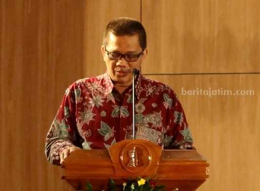 Rektor Unej Iwan Taruna