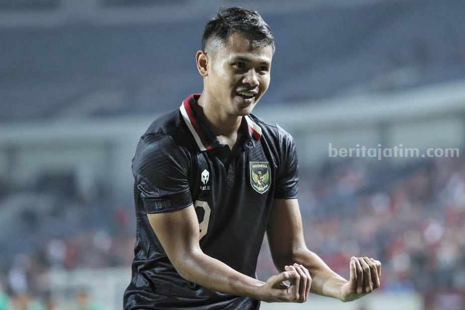 Striker Timnas : Semoga Sanksi FIFA Tak Terlalu Berat Dimas Drajat, striker timnas Indonesia. (Way)