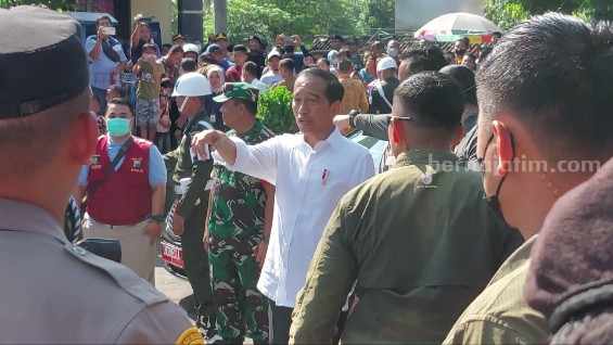 Presiden Jokowi Kunjungi Pasar Beran, Bocil: Pak, Njaluk Sepeda Pak Presiden Jokowi Kunjungi Pasar Beran Ngawi
