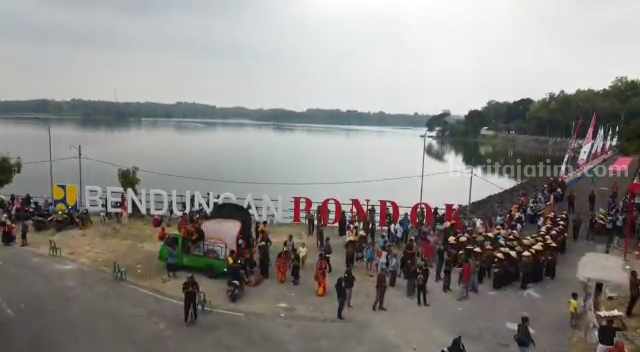Kawasan Waduk Pondok di Desa Dero, Bringin, Ngawi saat acara Gebyar Semesta Insan PUPR.