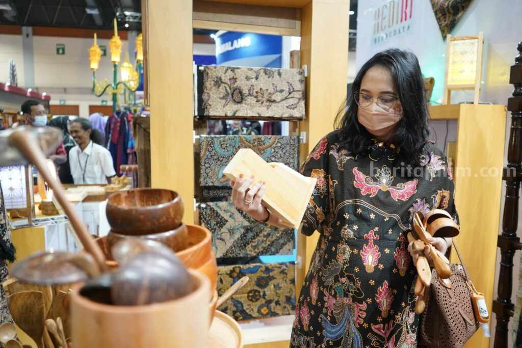Mbak Cicha Ketua TP PKK Kabupaten Kediri