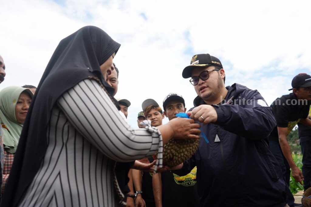 Dahar Durian Medowo Pikat Wisatawan, Mas Dhito: Pecinta Durian Wajib ke Kediri durian