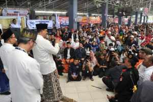 Anies Baswedan di depan relawannya