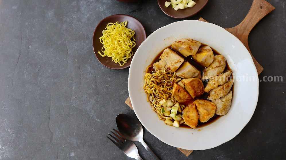 Pempek Masuk Daftar Makanan Seafood Terbaik Sedunia, Kalahkan Sushi dari Jepang Pempek makanan khas Palembang. (Sumber foto: Faizdila/pixabay.com)