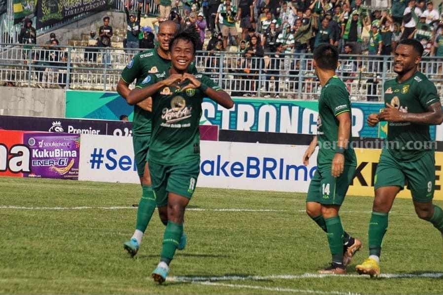 Persebaya Unggul 2-0 Atas Persib Bandung di Babak Pertama persebaya