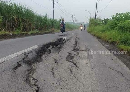 jalan rusak