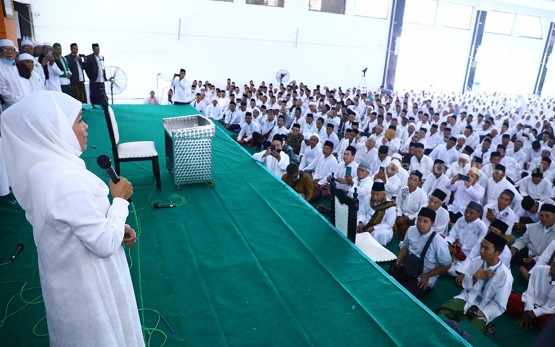 Gubernur Khofifah Hadiri Peringatan Nisfu Sya’ban di PPDU Jombang khofifah