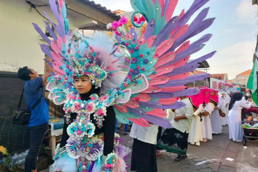 Pawai Santri TPQ Tarbiyatul Islam Surabaya Meriah Pawai santri