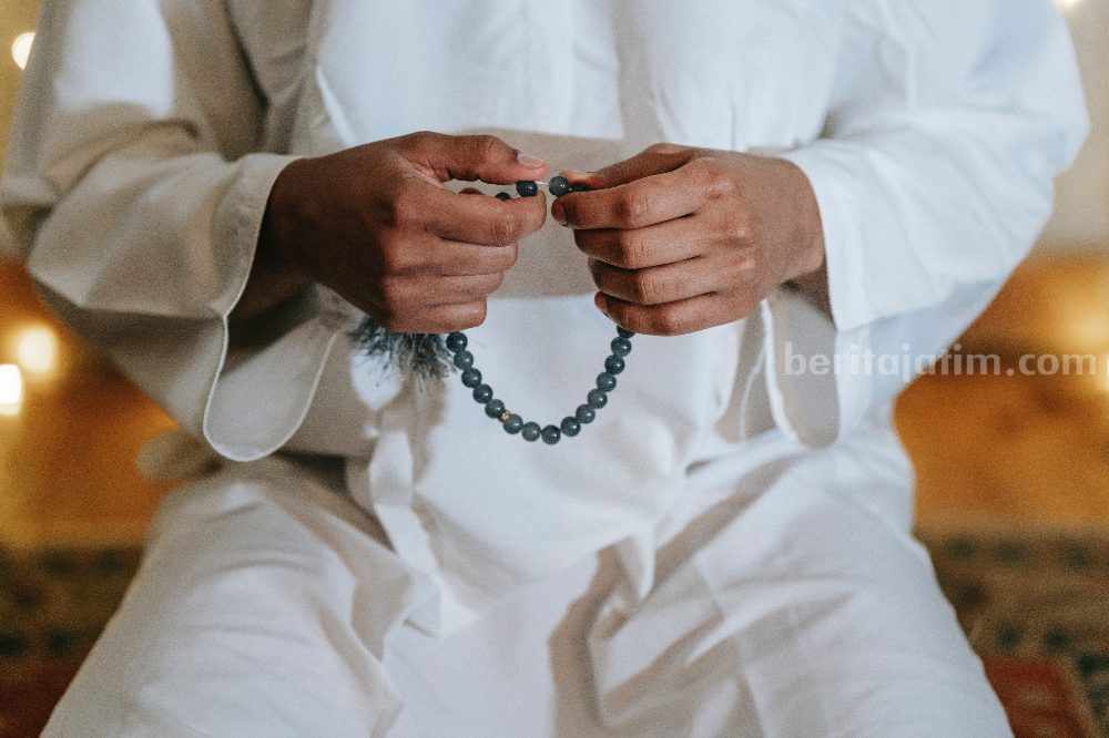 Ilustrasi berdoa. (Sumber foto: Michael Burrows/pexels.com)
