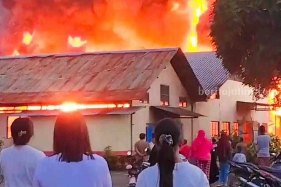 Gudang Pengovenan Karet PTPN 12 di Jember Terbakar PTPN