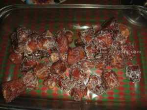 Buah Kurma yang sudah berjamur (sumber: foodfess)