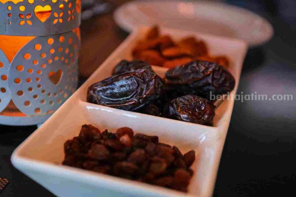 Ilustrasi kurma yang memiliki banyak manfaat bagi kesehatan. Termasuk makanan anjuran Rasullah SAW (Pexels)